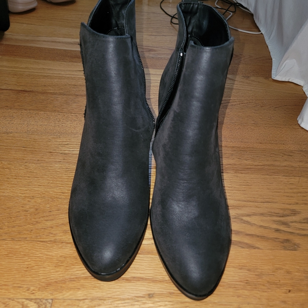 Black bootie